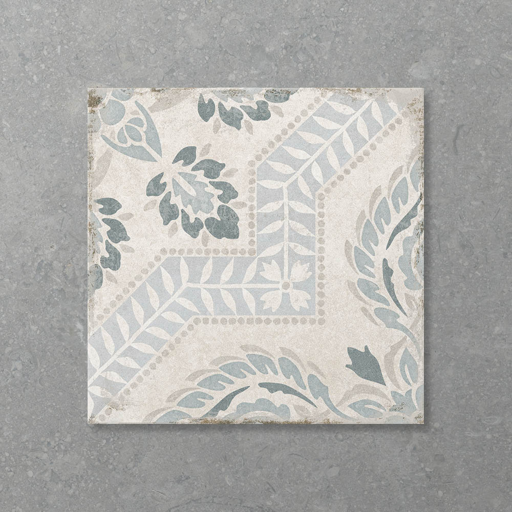 Artisan Rustic Corsica Mistletoe Kiss