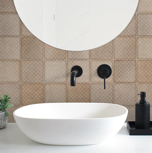 Silhouette Ringlet Mudbrick